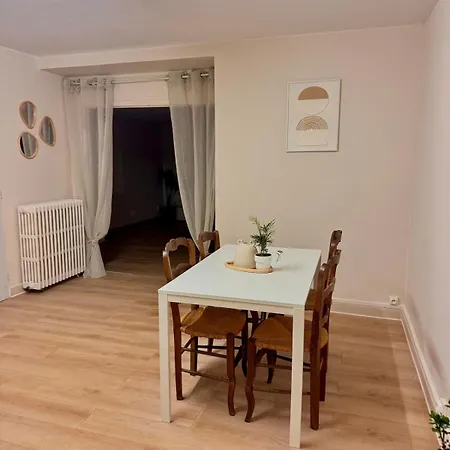 1-cinema 10 Min From Futuroscope Appartement