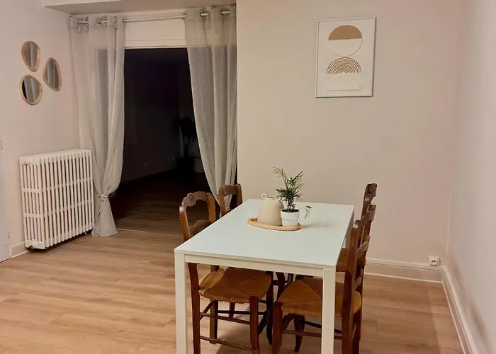 1-cinema 10 Min From Futuroscope Appartement